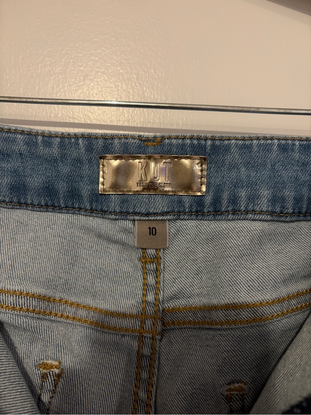 Kut from the Kloth Light Wash Wide-Leg Jeans - Picture 3 of 4